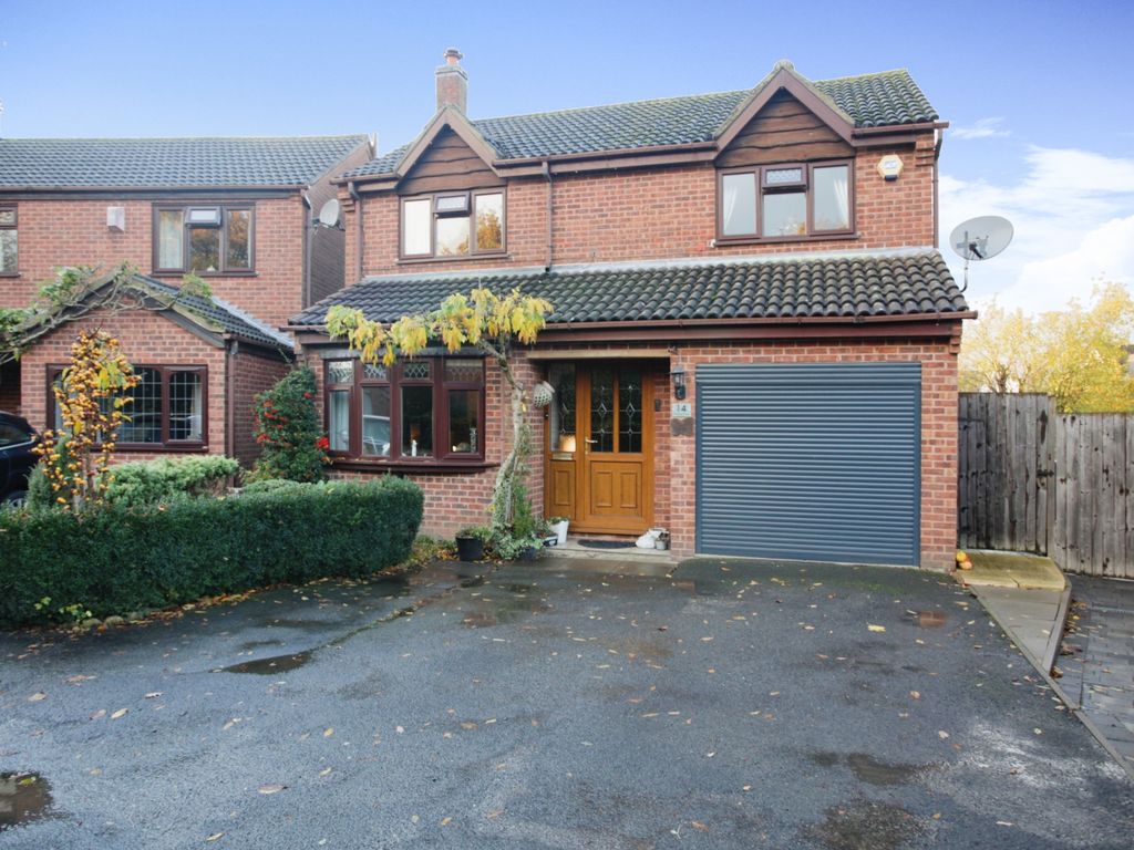 4 bed detached house for sale in Fielding Close, Atherstone CV9, £360,000