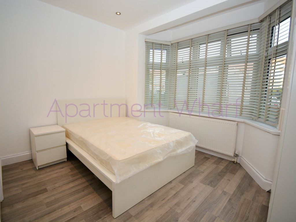 Room to rent in Room F Room A For Ll, Fremantle Road, Ilford IG6, £780 pcm