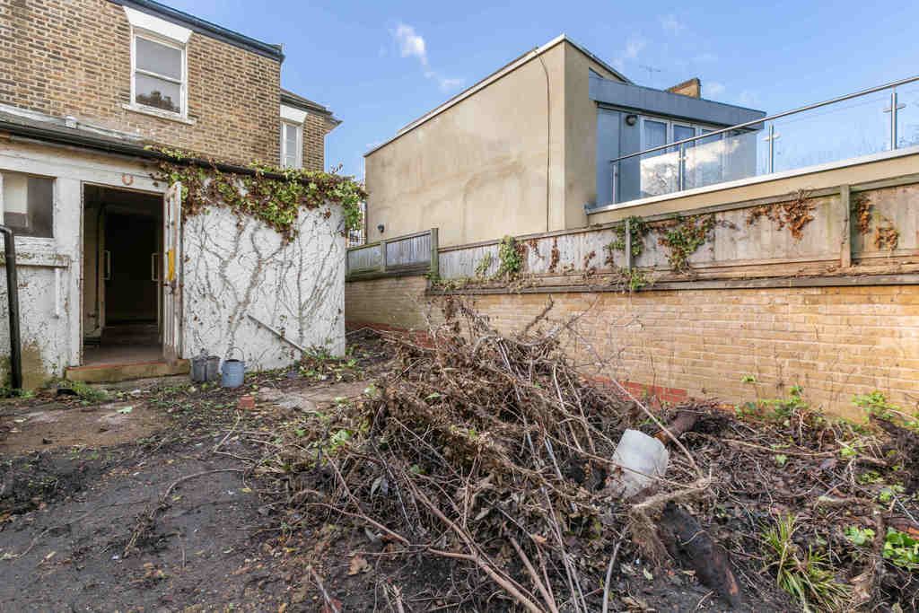 3 bed end terrace house for sale in Holmesdale Road, London N6, £1,000,000