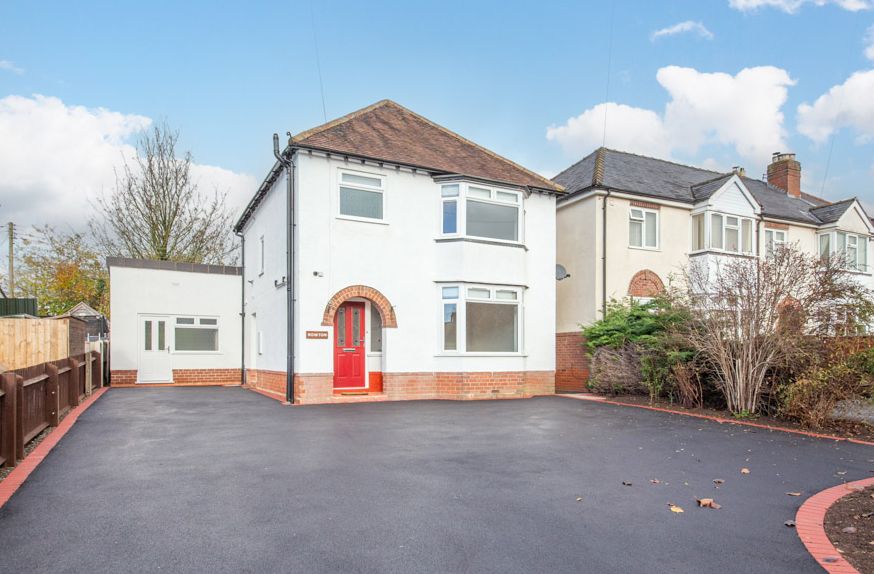 3 bed detached house for sale in Henley Road, Ludlow SY8, £479,950