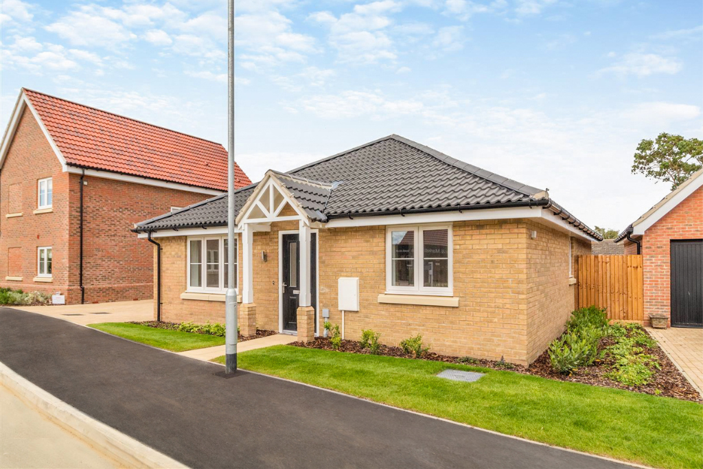 New home, 3 bed detached bungalow for sale in New Street, Stradbroke IP21, £420,000