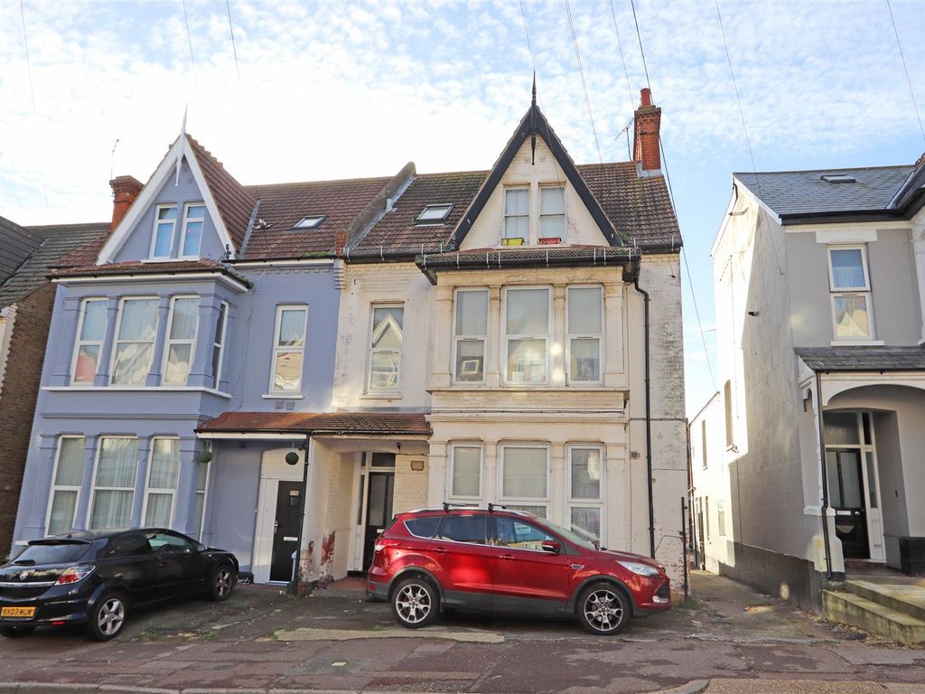 1 bed flat for sale in York Road, Southend-On-Sea SS1, £145,000