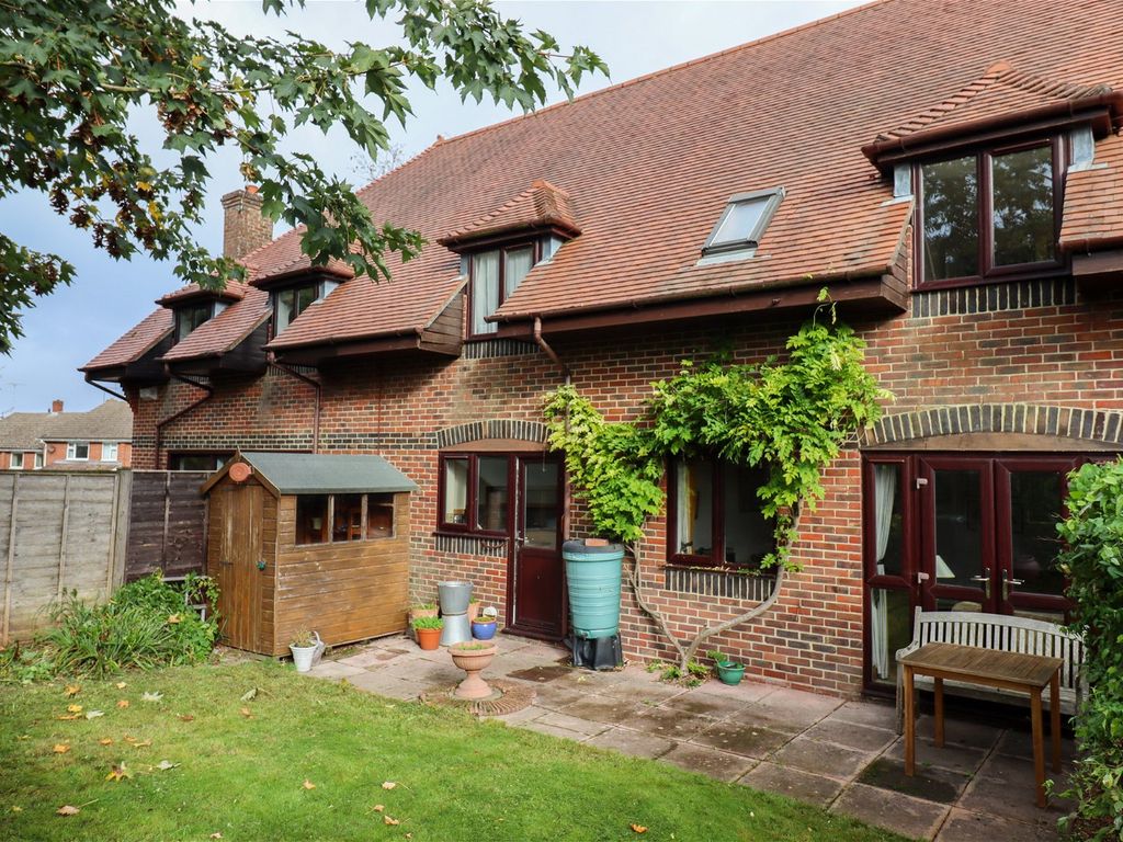 4 bed terraced house for sale in Langtons Court, Sun Lane, Alresford SO24, £550,000