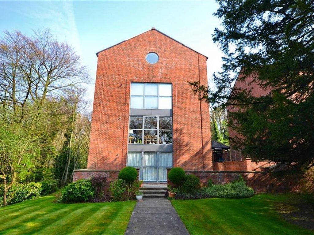 2 bed flat to rent in Wilmslow Road, Didsbury, Manchester M20, £1,600 pcm