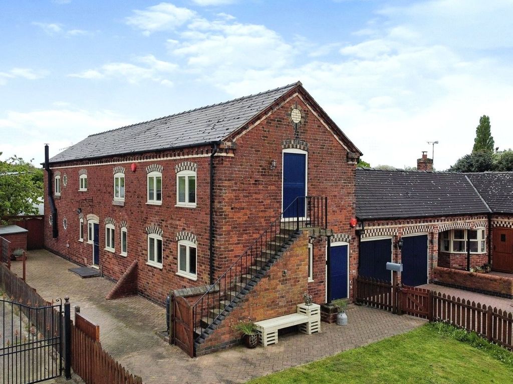 4 bed detached house for sale in Manor Farm Mews, Brinsley NG16, £525,000