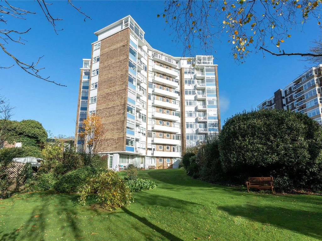 2 bed flat for sale in Furze Hill, Hove, East Sussex BN3, £325,000
