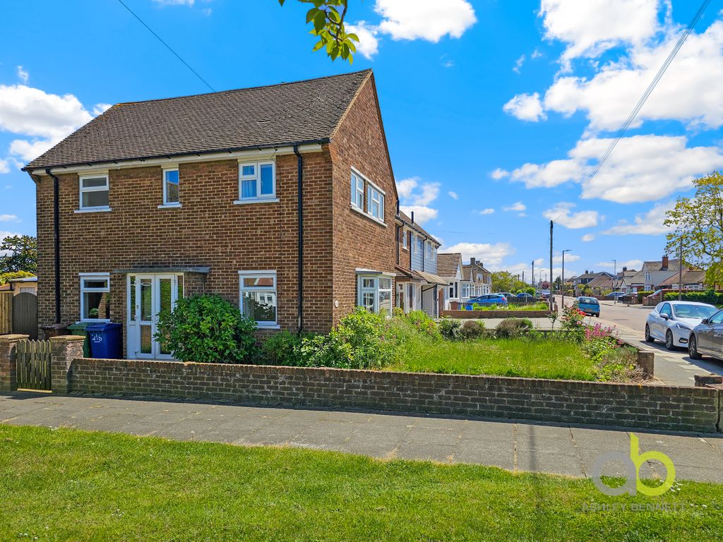 3 bed semi-detached house for sale in Blackshots Lane, Grays RM16, £400,000