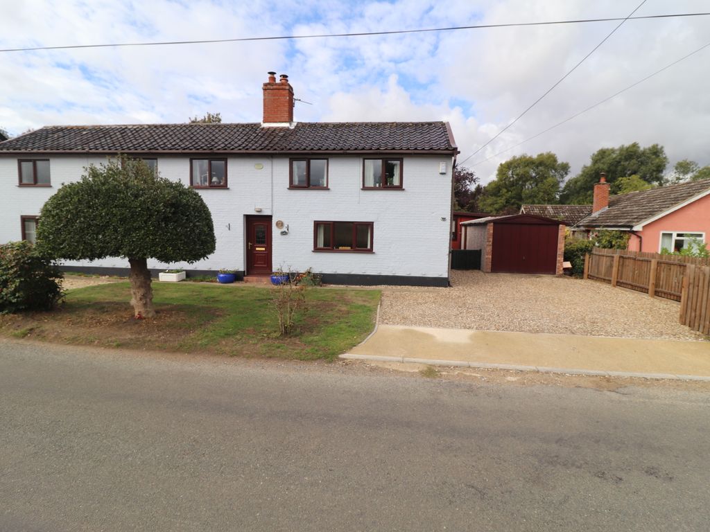 5 bed cottage for sale in Pottergate Street, Aslacton, Norwich NR15, £425,000
