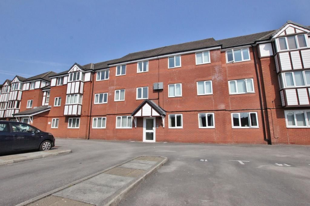 2 bed flat to rent in Portbury Close, New Fery, Wirral CH62, £695 pcm