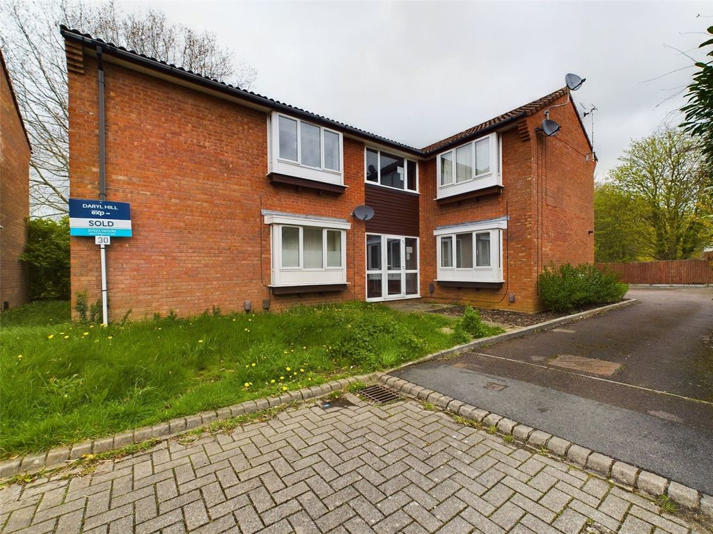 1 bed flat for sale in Dowding Way, Churchdown, Gloucester, Gloucestershire GL3, £145,000