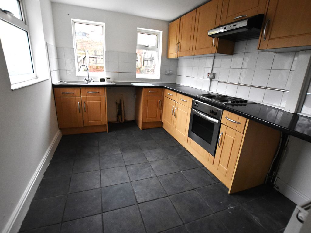 2 bed terraced house to rent in Corporation Street, Barnsley S70, £650 pcm
