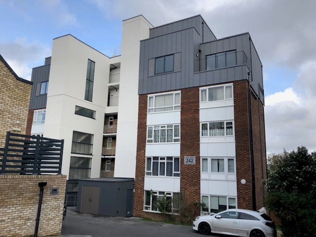 2 bed flat for sale in Hazel Bank, South Norwood Hill SE25, £325,000