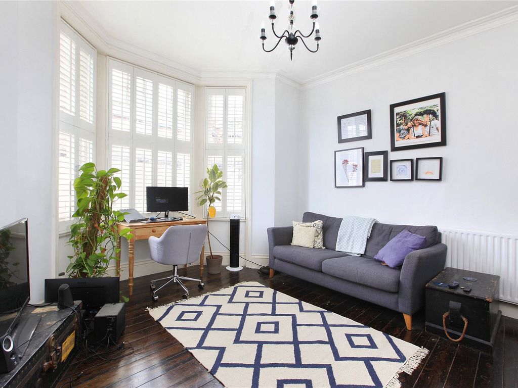 2 bed flat for sale in Elmhurst Mansions, Edgeley Road, Clapham, London SW4, £550,000