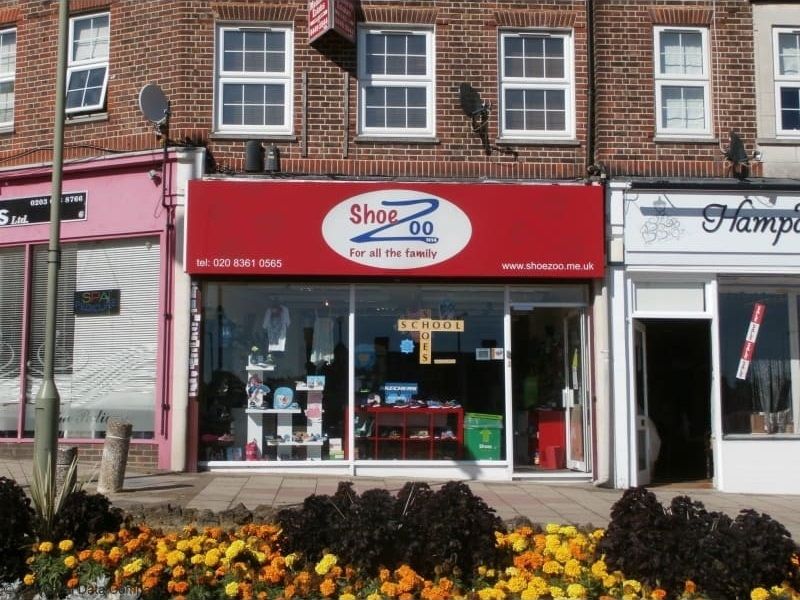 Retail premises to let in Onslow Parade, Hampden Square, London N14, £24,500 pa