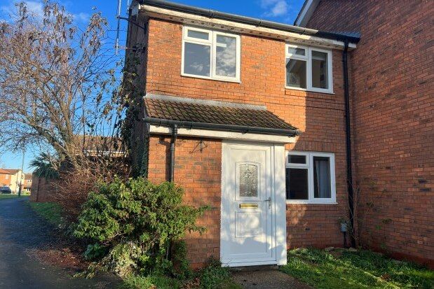 2 bed property to rent in Carew Close, Stratford-Upon-Avon CV37, £995 pcm