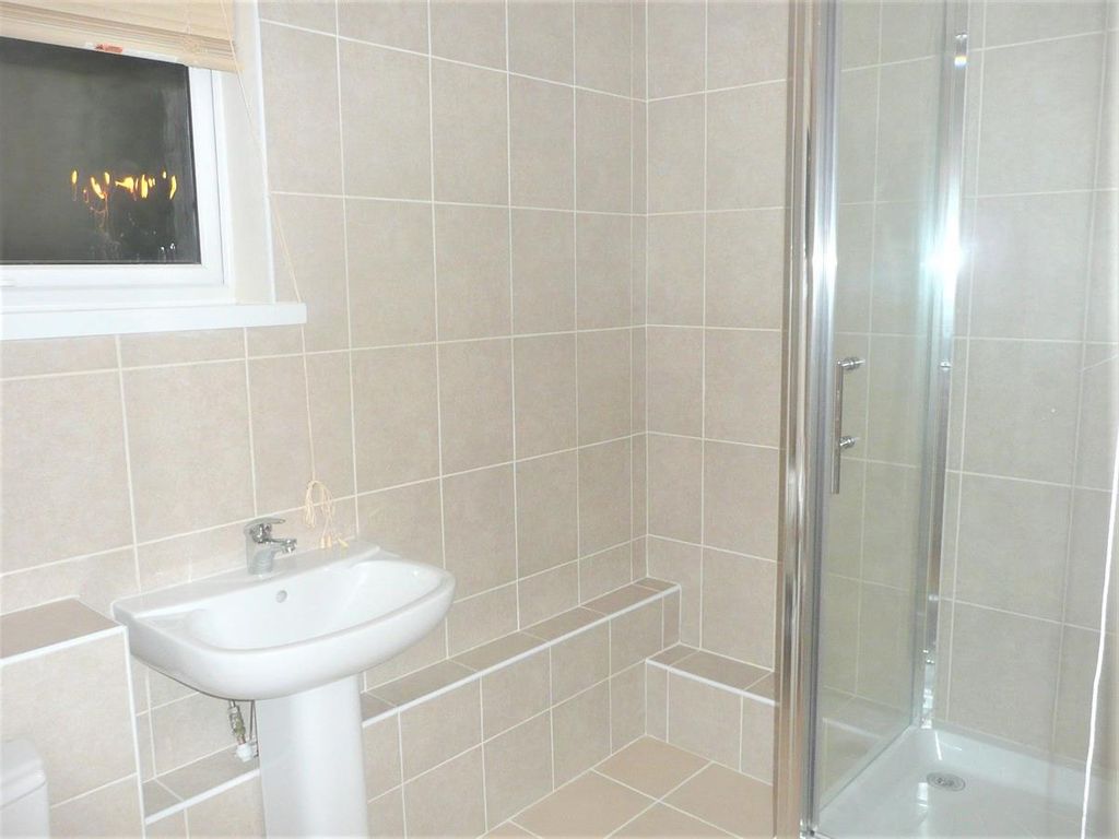 Room to rent in Salford Gardens, Nottingham NG3, £498 pppm