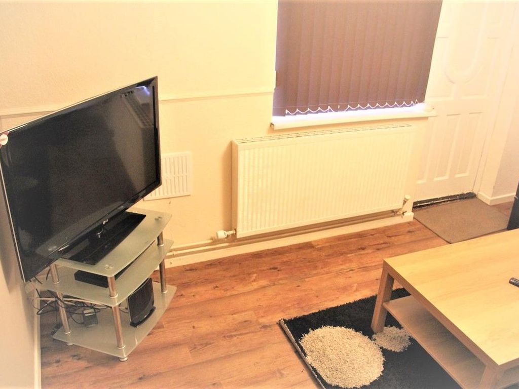 Room to rent in Salford Gardens, Nottingham NG3, £498 pppm