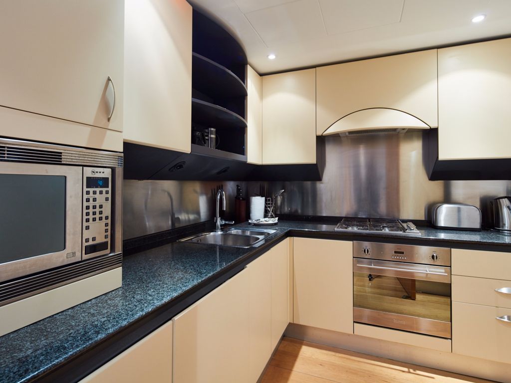 3 bed property for sale in 32 Westferry Circus, London E14, £1,499,999