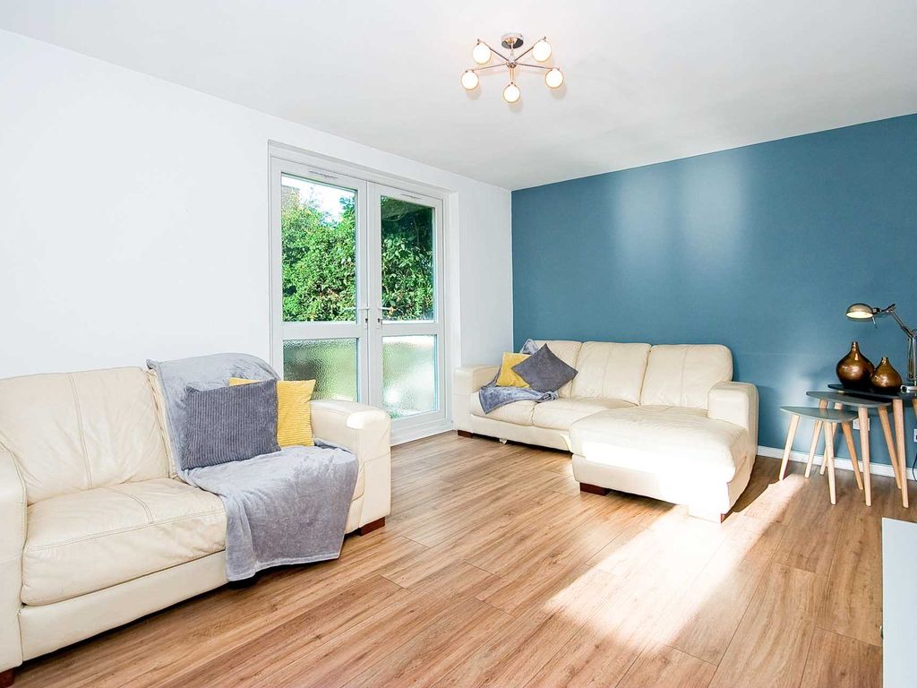2 bed flat to rent in Cedar Gardens, Sutton SM2, £1,452 pcm