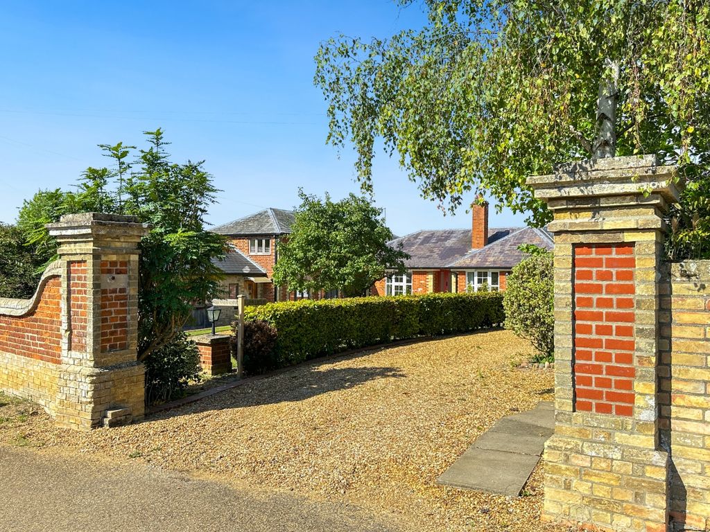 5 bed detached house for sale in Mill Farm Lane, Pampisford, Cambridge CB22, £895,000