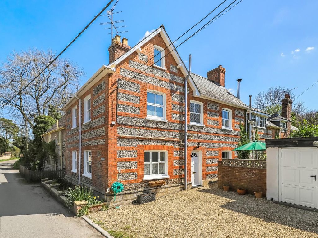 4 bed property for sale in Wylye Road, Hanging Langford, Salisbury SP3, £410,000