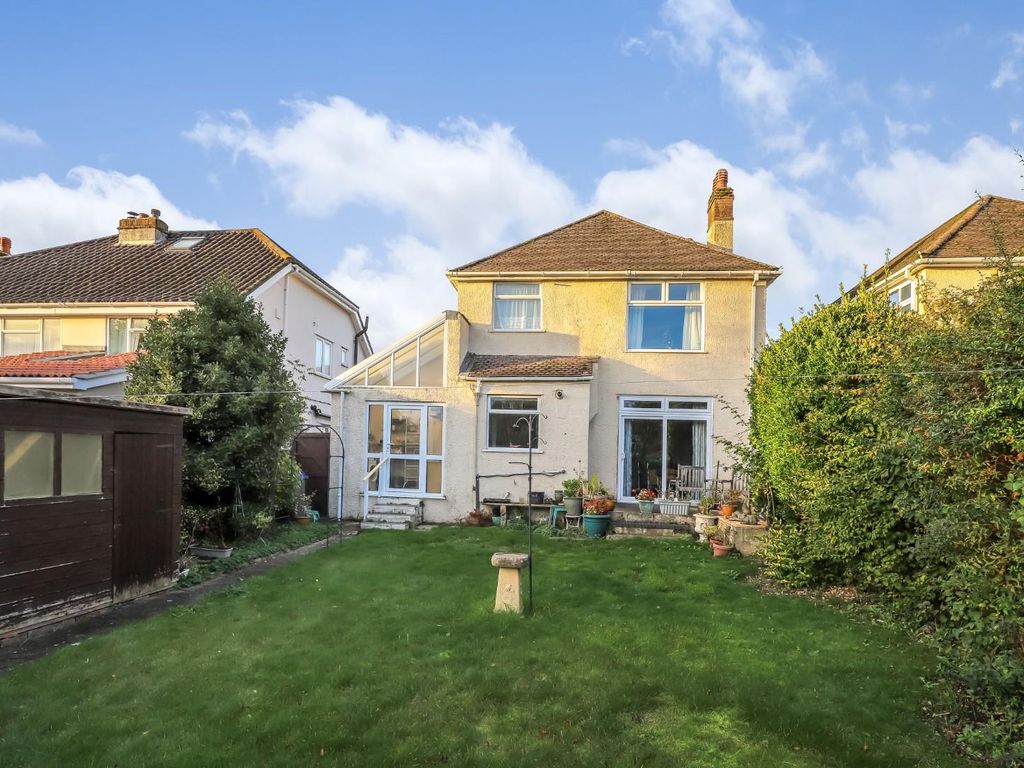 3 bed detached house for sale in Ridgeway Road, Salisbury SP1, £465,000