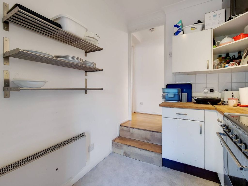 1 bed flat for sale in St Georges Road, Elephant And Castle, London SE1, £425,000