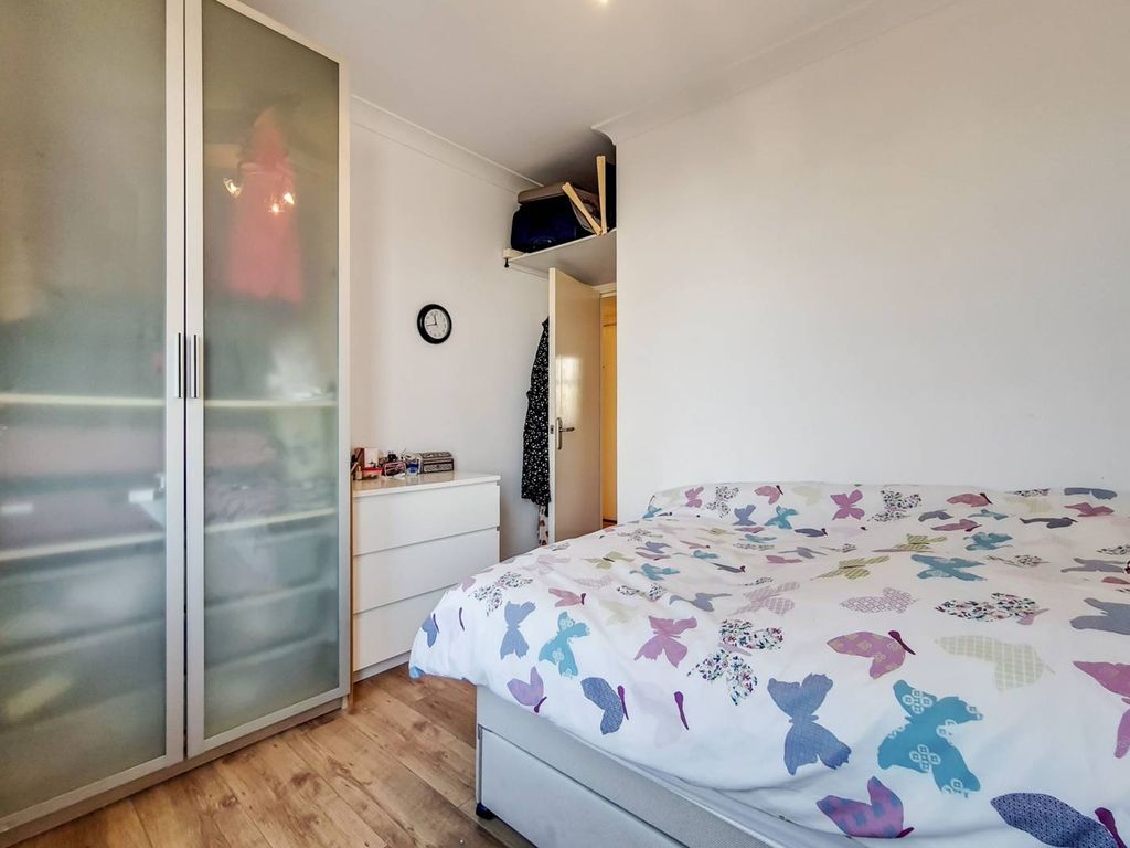 1 bed flat for sale in St Georges Road, Elephant And Castle, London SE1, £425,000