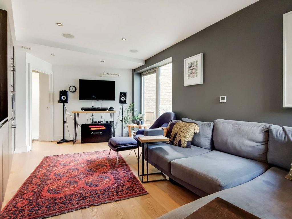 2 bed detached house for sale in Greenwich High Road, Greenwich SE10, £700,000