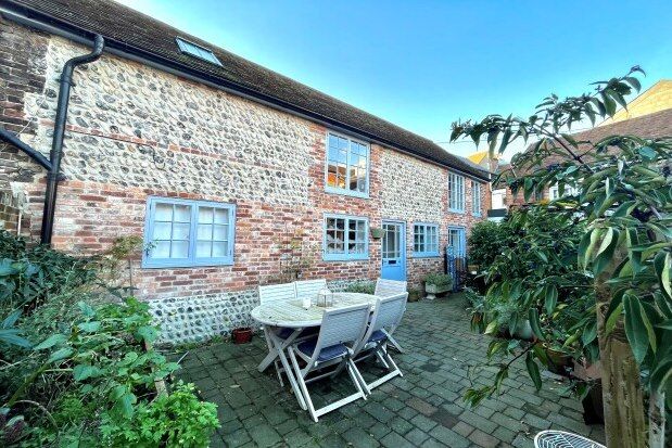 2 bed mews house to rent in Foundry Cottages, Lewes BN7, £1,600 pcm