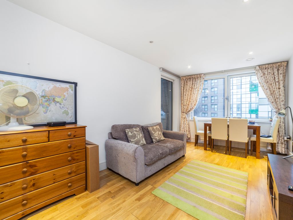 1 bed flat for sale in Indescon Square, Canary Wharf, London E14, £400,000
