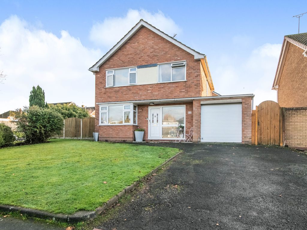 3 bed detached house for sale in Drew Road, Pedmore DY9, £400,000