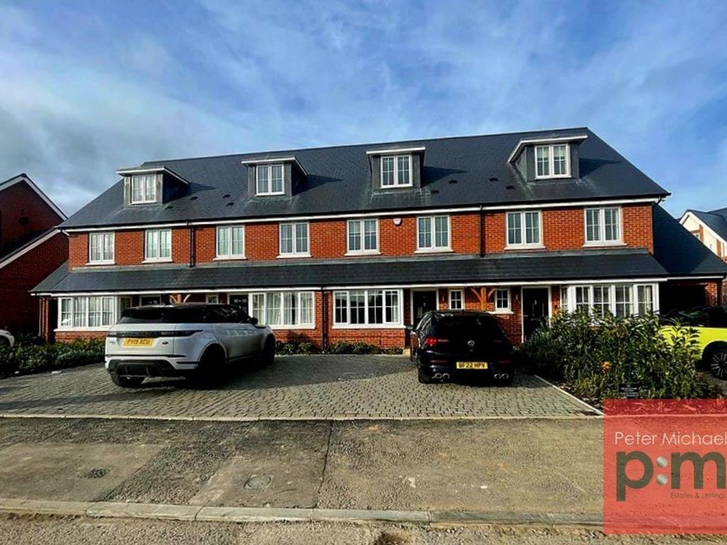 4 bed semi-detached house to rent in Scholars Avenue, Broxbourne EN10, £2,550 pcm
