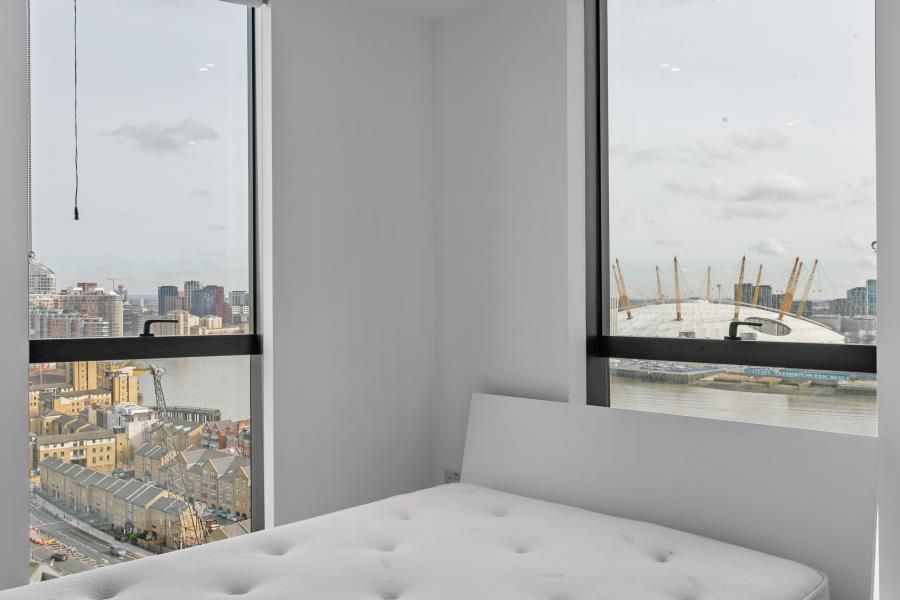 2 bed flat for sale in Dollar Bay Point, 3 Dollar Bay Place E14, £950,000