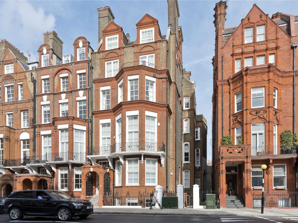 2 bed flat for sale in Pont Street, Knightsbridge, London SW1X, £1,650,000