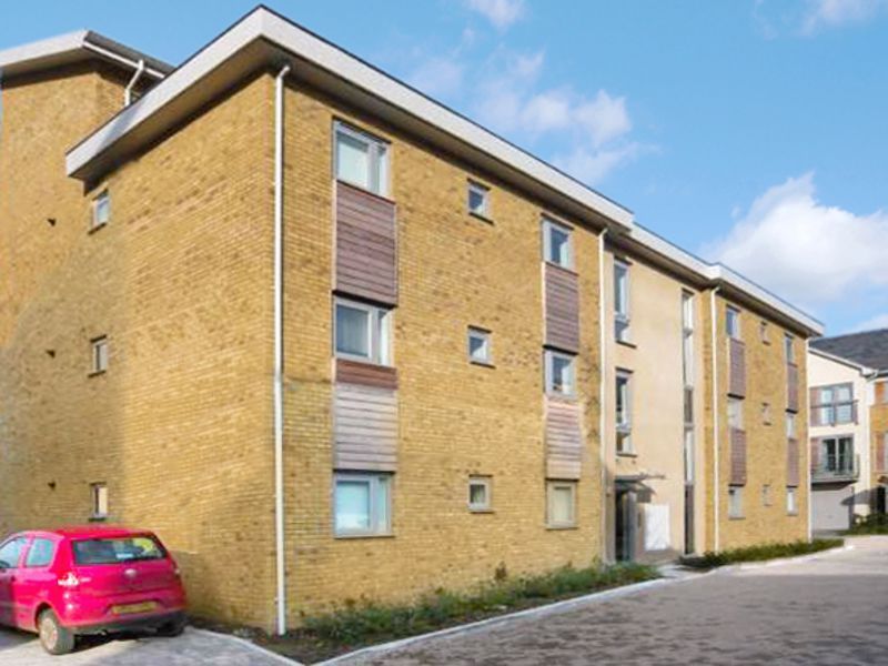 2 bed flat for sale in Arundel Square, Maidstone ME15, £175,000