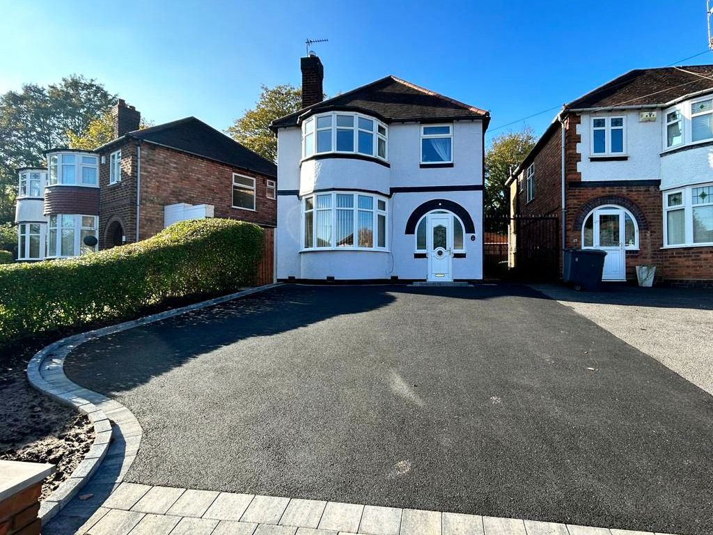 3 bed detached house for sale in Braemar Road, Solihull B92, £350,000