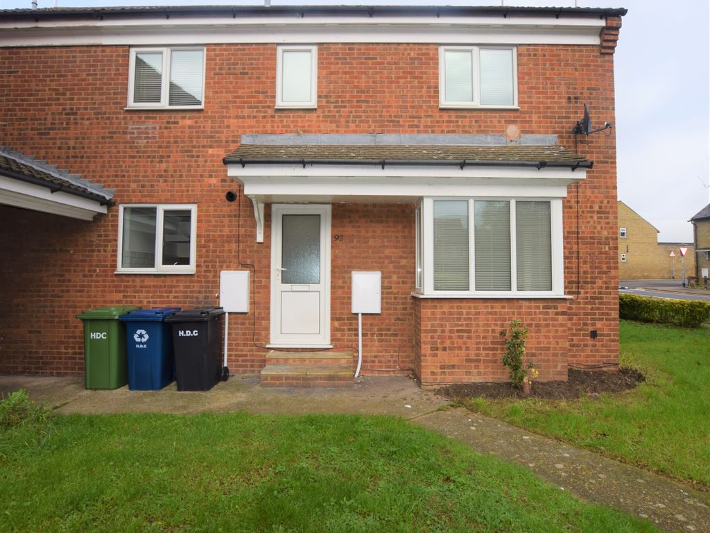 2 bed terraced house to rent in Ashton Gardens, Huntingdon PE29, £950 pcm