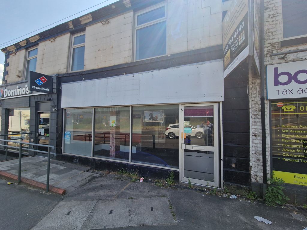 Commercial property to let in Bolton Road, Bury BL8, £8,500 pa