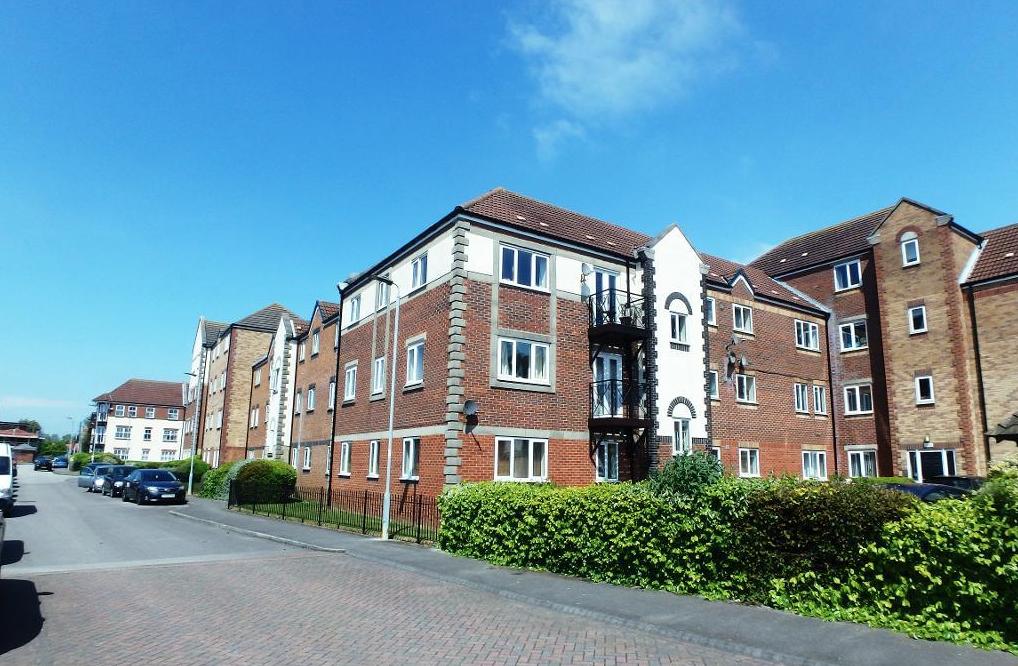 2 bed flat to rent in Plimsoll Way, Victoria Dock HU9, £875 pcm