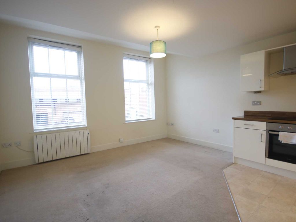 1 bed flat for sale in Avenue Lane, Bournemouth BH2, £134,950