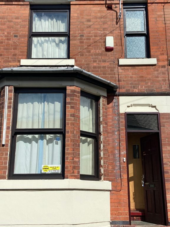 6 bed terraced house to rent in Kimbolton Avenue, Nottingham NG7, £542 pcm