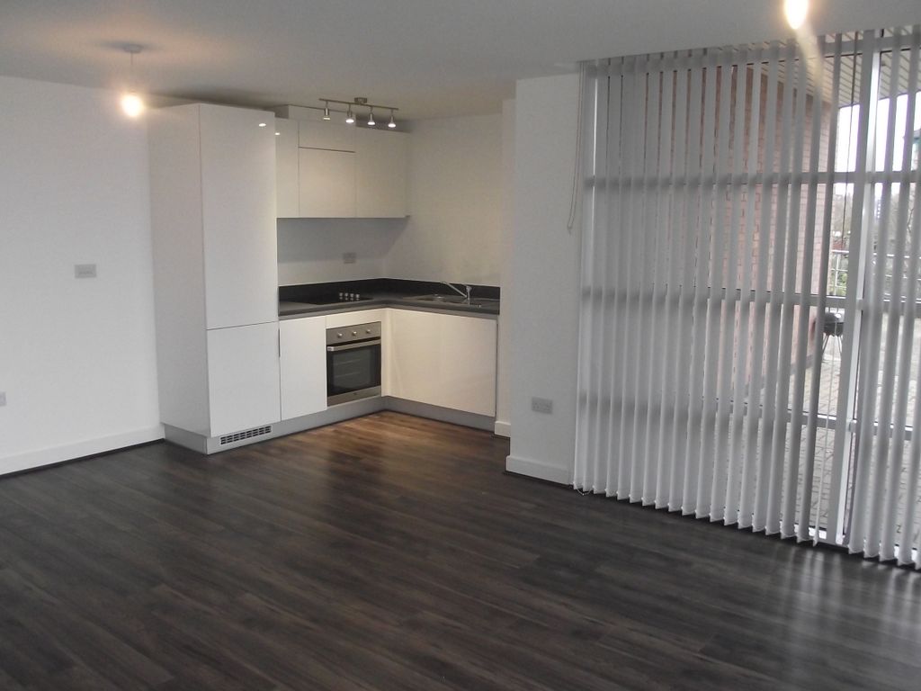 1 bed flat to rent in Landmark, Waterfront West, Brierley Hill, West Midlands DY5, £825 pcm