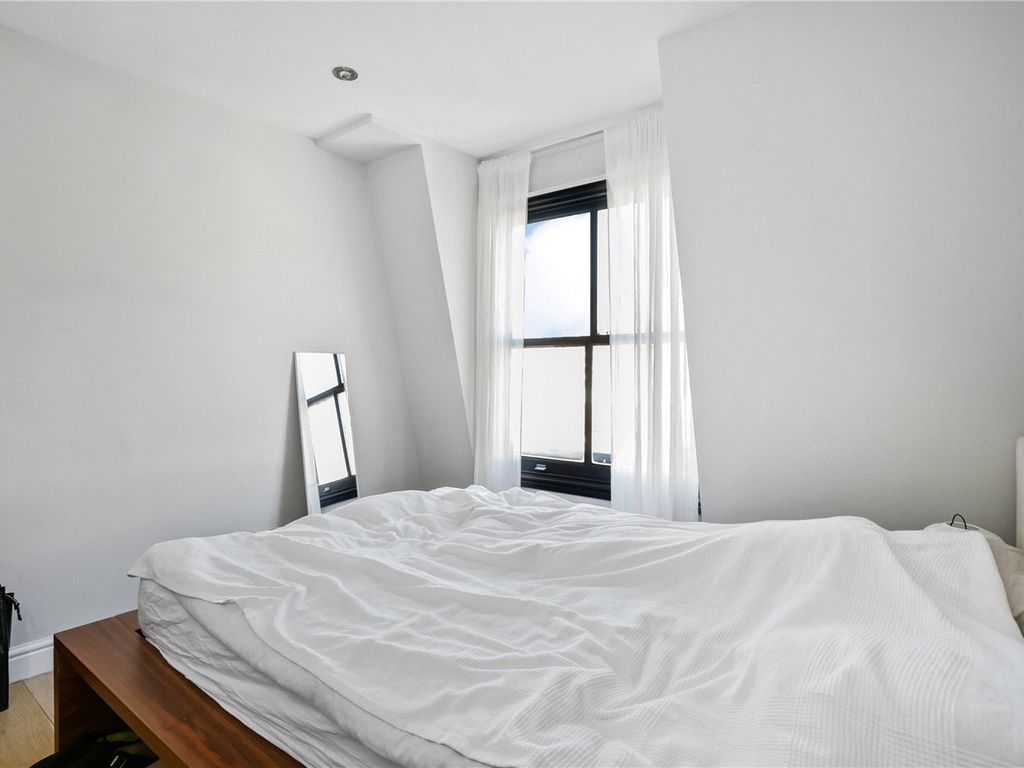 2 bed flat for sale in Cheshire Street, London E2, £675,000