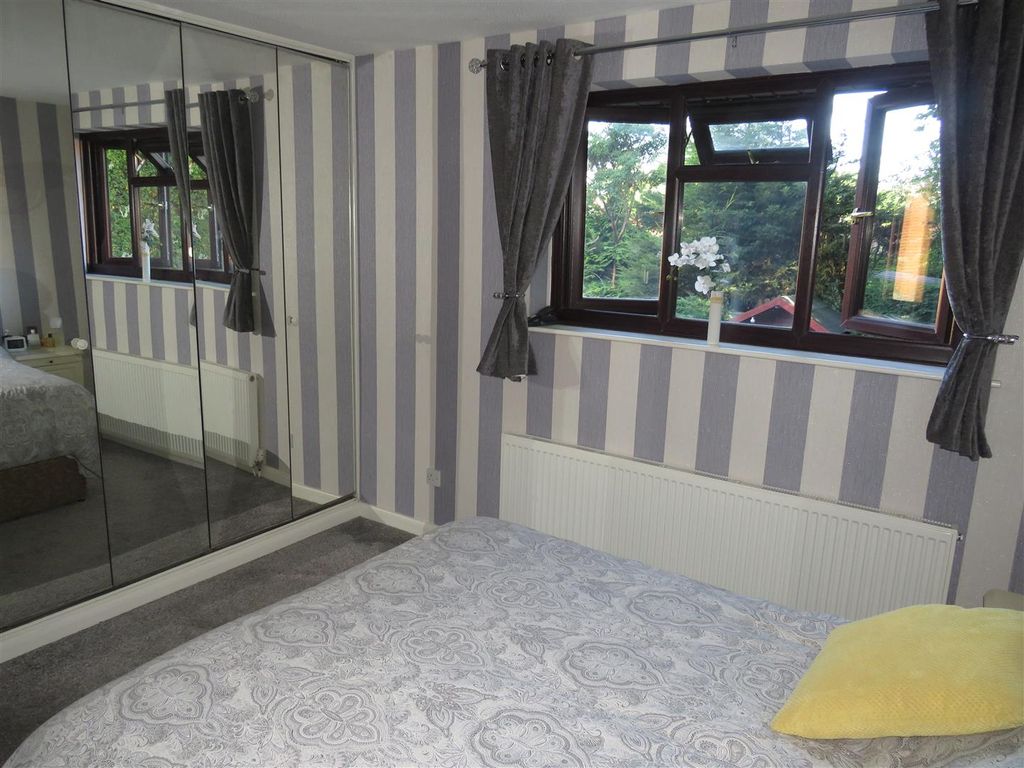 4 bed detached house for sale in Castle Hills Drive, Castle Bromwich, Birmingham B36, £460,000