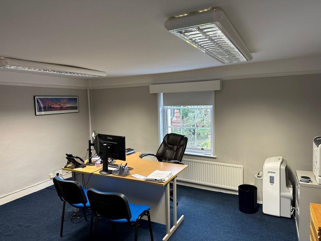 Office to let in 141 High Street, Chalfont St. Peter, Buckinghamshire SL9, £9,750 pa
