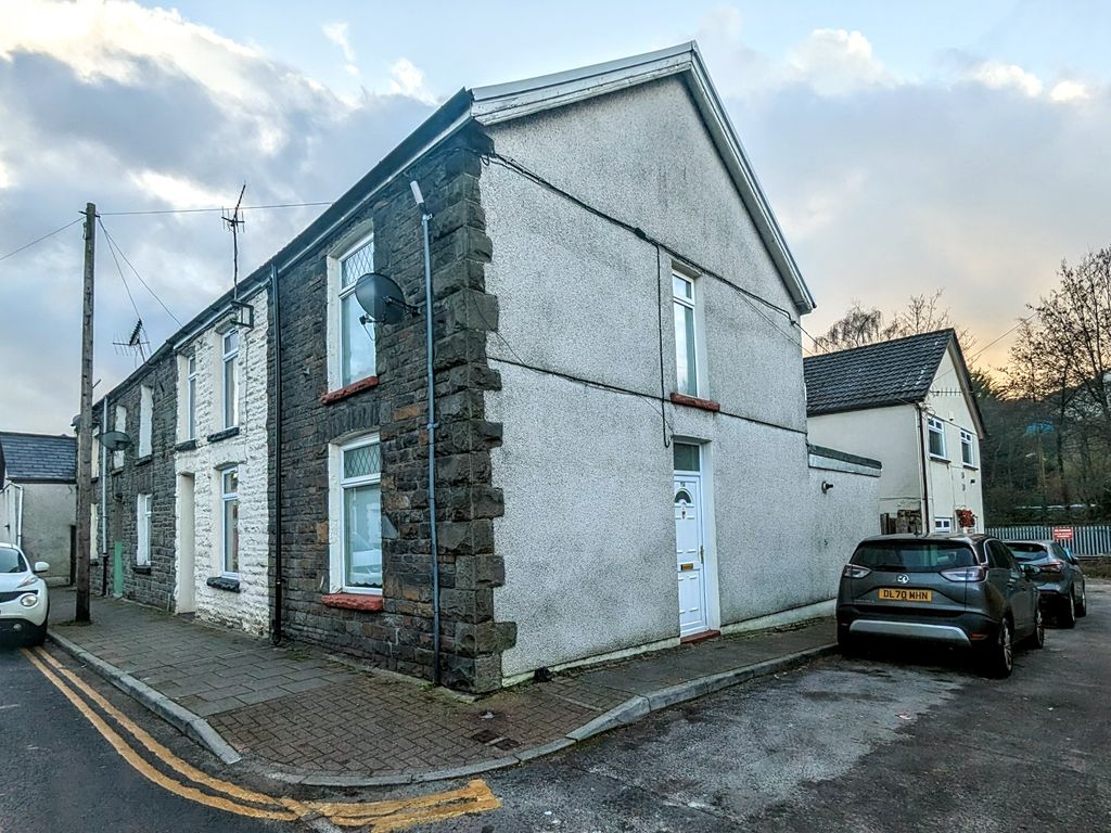 2 bed end terrace house to rent in Trealaw Road, Trealaw, Tonypandy CF40, £700 pcm