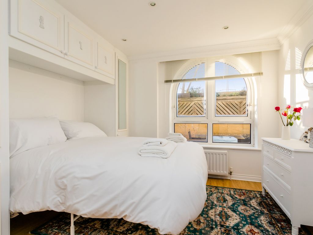 1 bed flat to rent in The Strand, Brighton Marina Village, Brighton BN2, £3,337 pcm