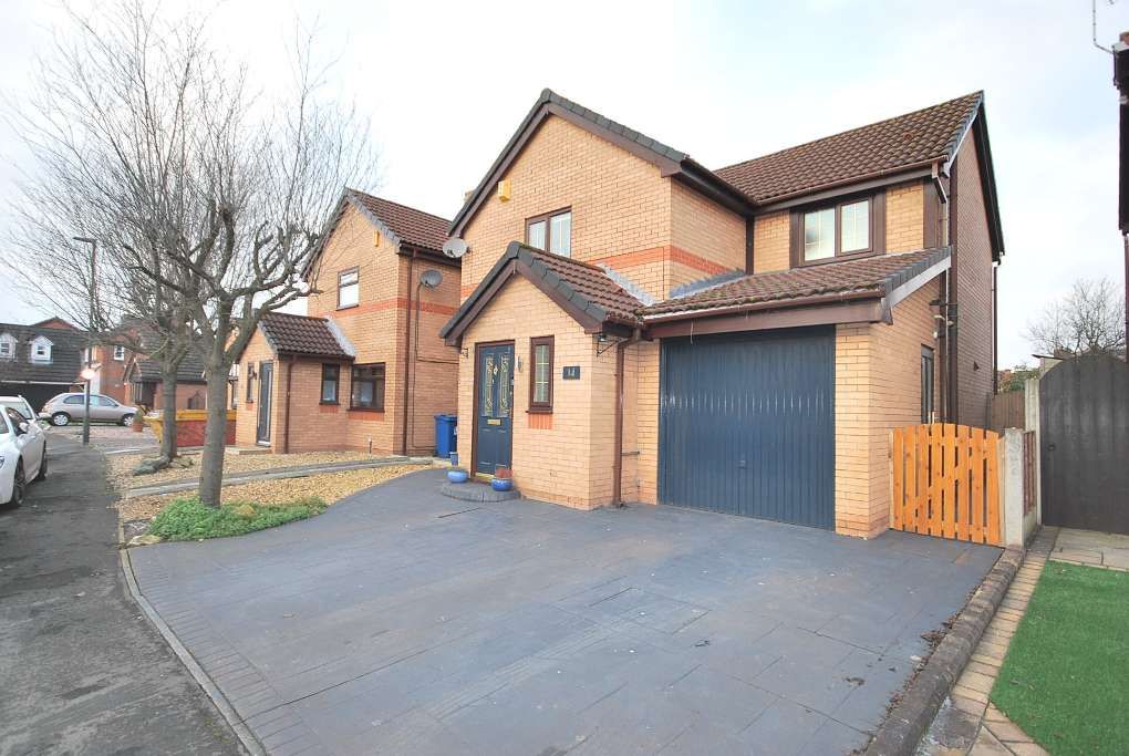 4 bed detached house for sale in Moreton Drive, Leigh WN7, £369,000