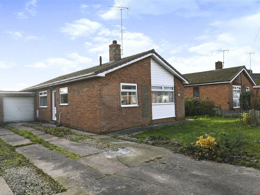 3 bed bungalow for sale in Oaktree Drive, Bilsthorpe, Newark NG22, £190,000